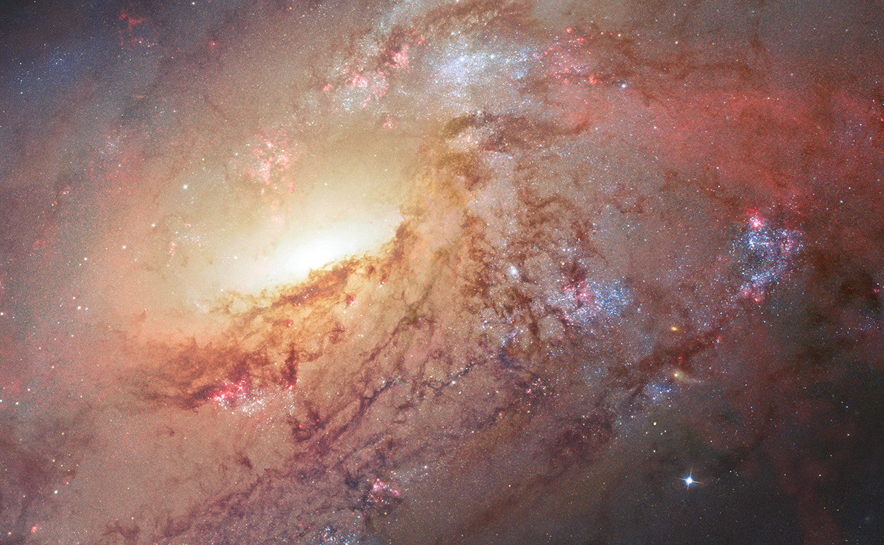 Photo Galaxie M106 – Télescope Hubble NASA – Poster Espace Vintage – Reproduction HS-2013-06
